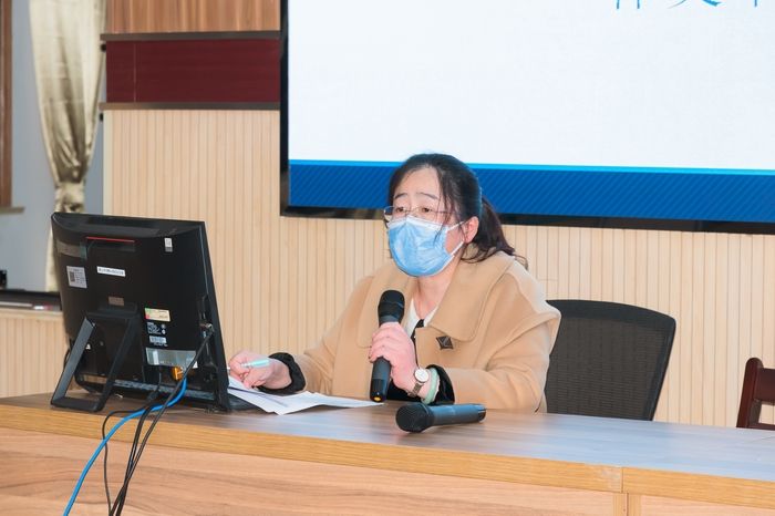 我校召开初三年级期中质量分析会