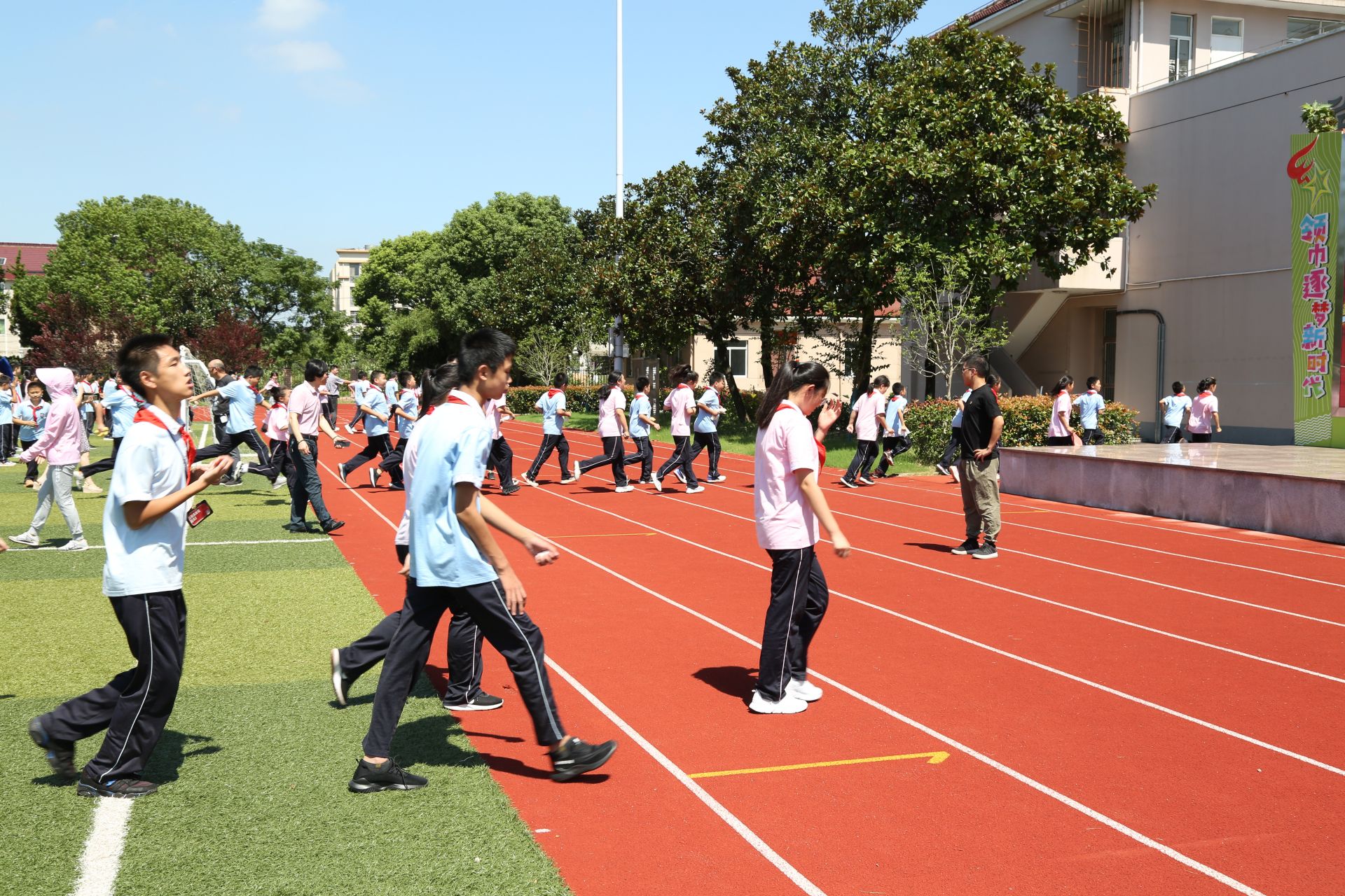 漕泾中学举行防空疏散掩蔽演练活动