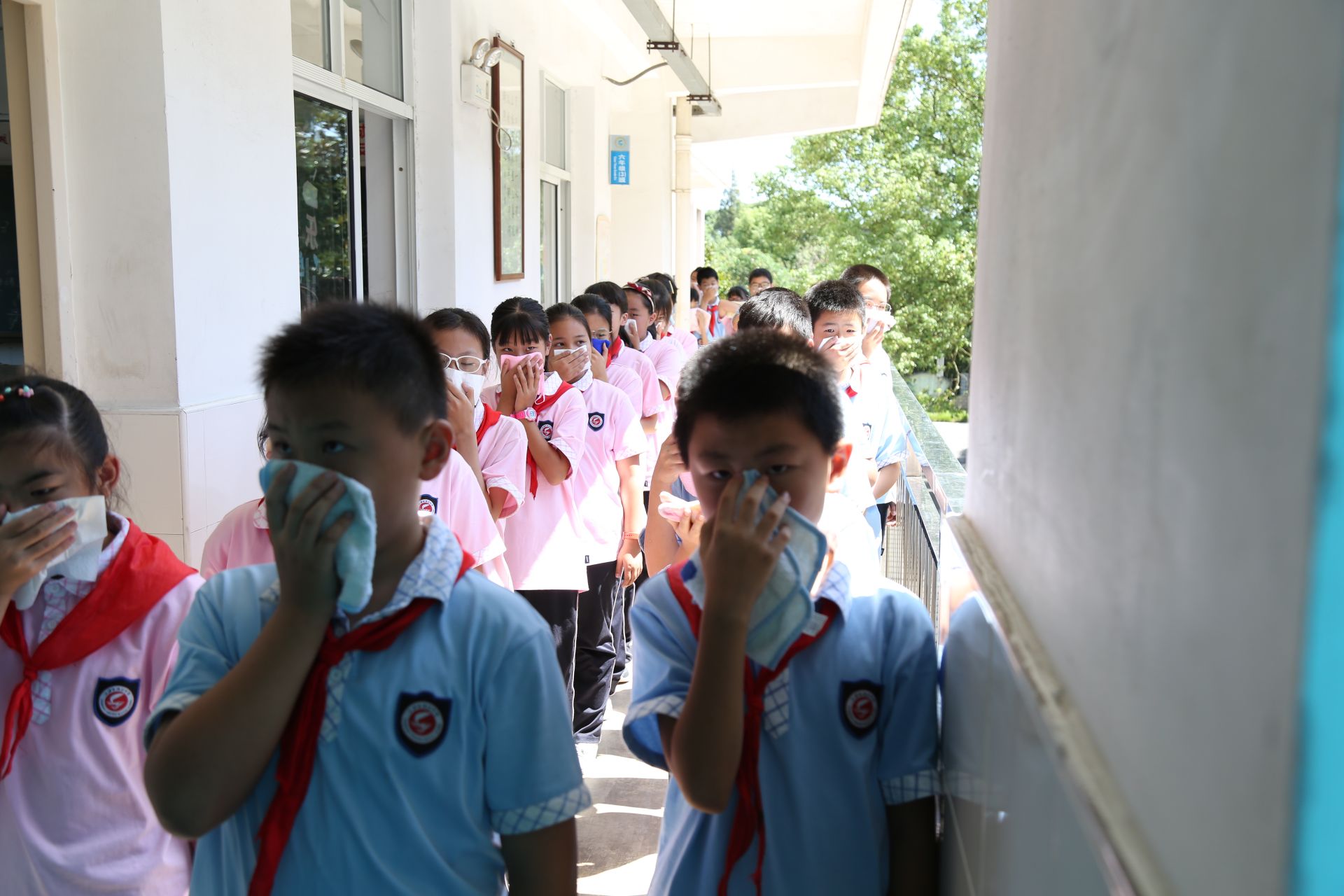 漕泾中学举行防空疏散掩蔽演练活动