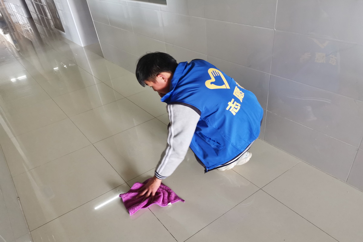 弘扬雷锋精神,争做美德少年_兴塔中学