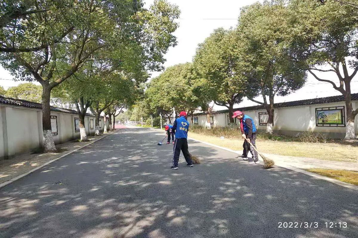 弘扬雷锋精神,争做美德少年_兴塔中学