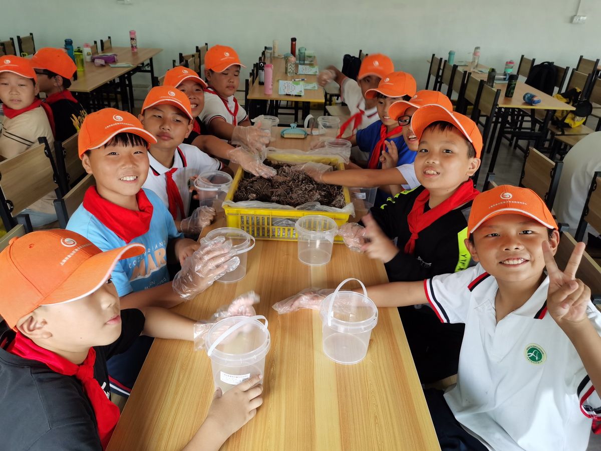 五年级学生参加综合实践教育活动_兴塔小学