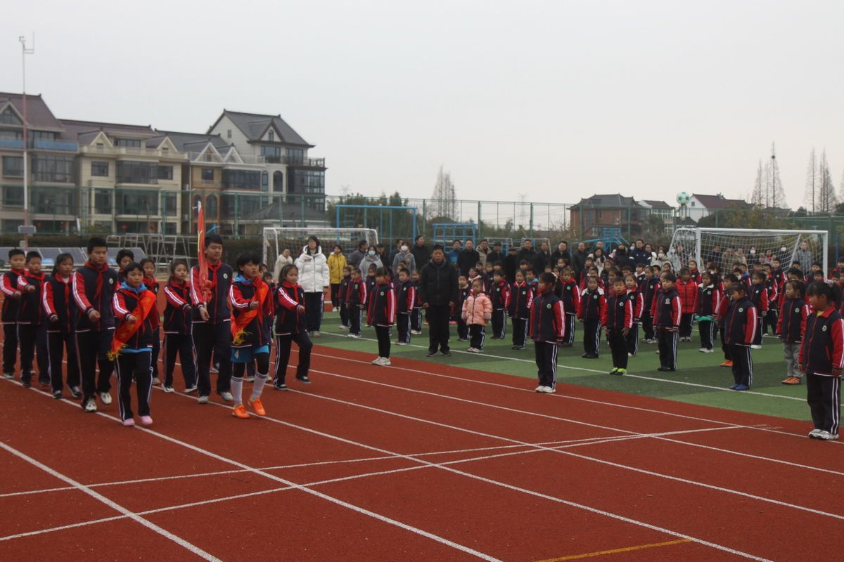 "铿锵小将树榜样 兴小少年向未来"2021学年第二学期开学典礼_兴塔小学