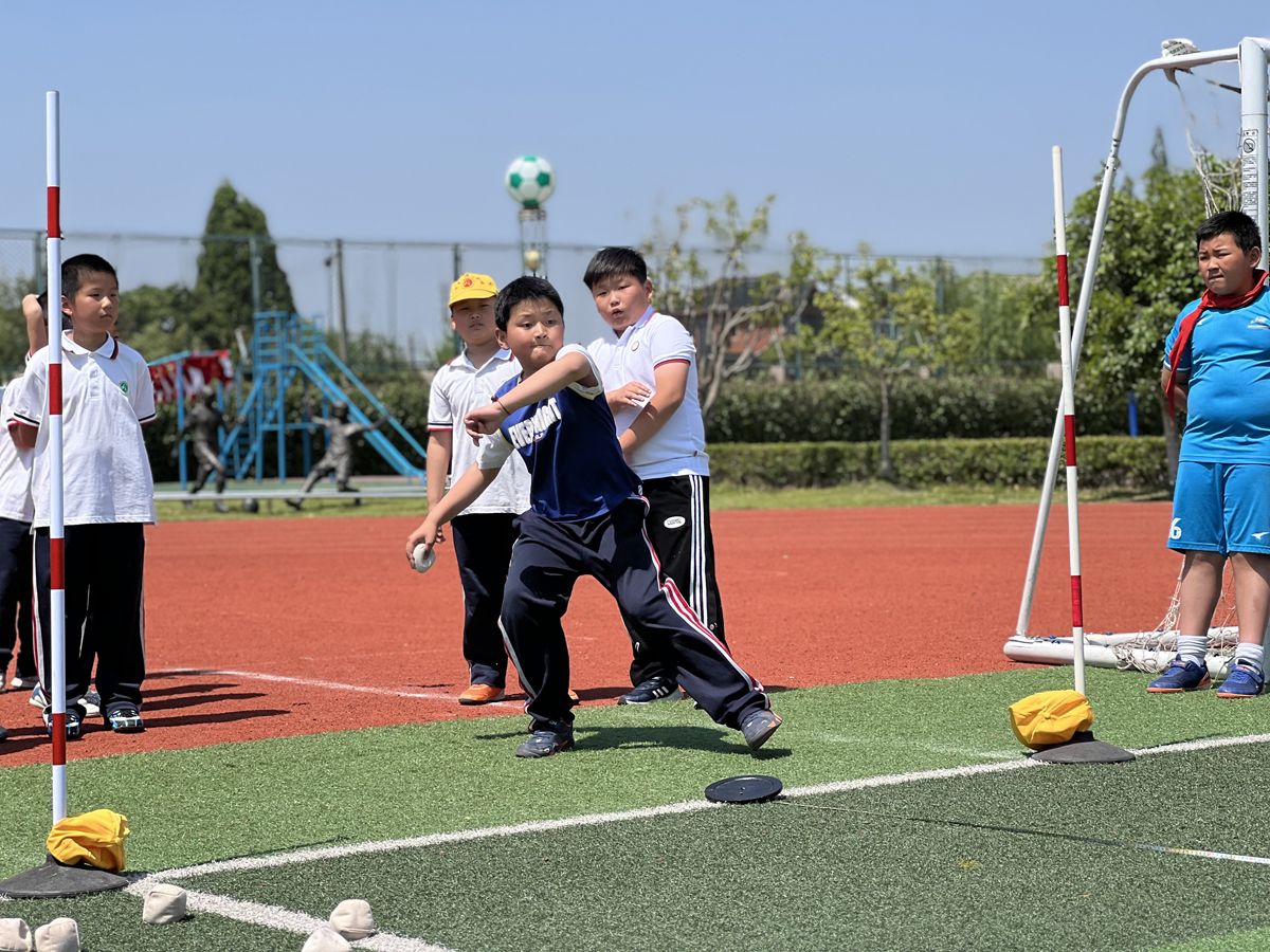 心阳光星闪耀兴成长本学期足球文化节之学生运动会
