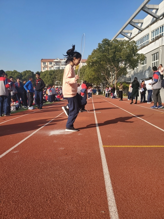 我校举行初一年级跳踢比赛_上海市蒙山中学