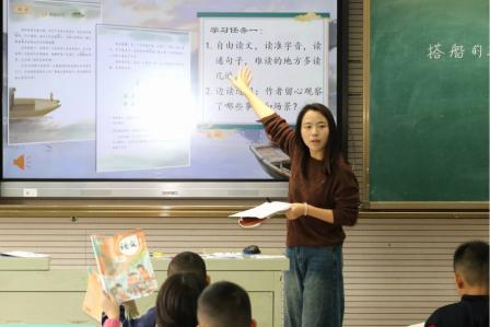深耕桃源育桃李 星光熠熠敬深耕 ——吕巷学校2026年度“我心中的好老师”“优秀员工” 