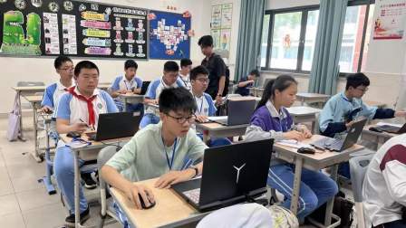罗中学子在全国青少年无人机大赛（上海市赛）中喜获佳绩 