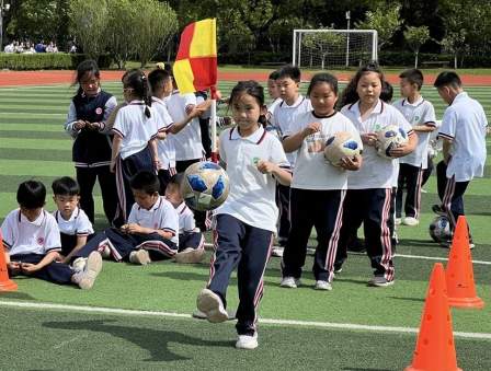“兴”球燃梦  “小”驰绿茵——金山区兴塔小学2025年学生运动会精彩回顾